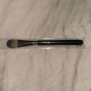 MAC 190 foundation brush NEW
